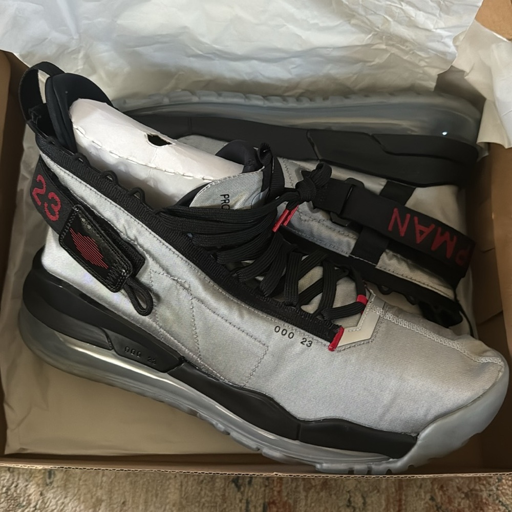 New in-box Jordan Proto Max 720